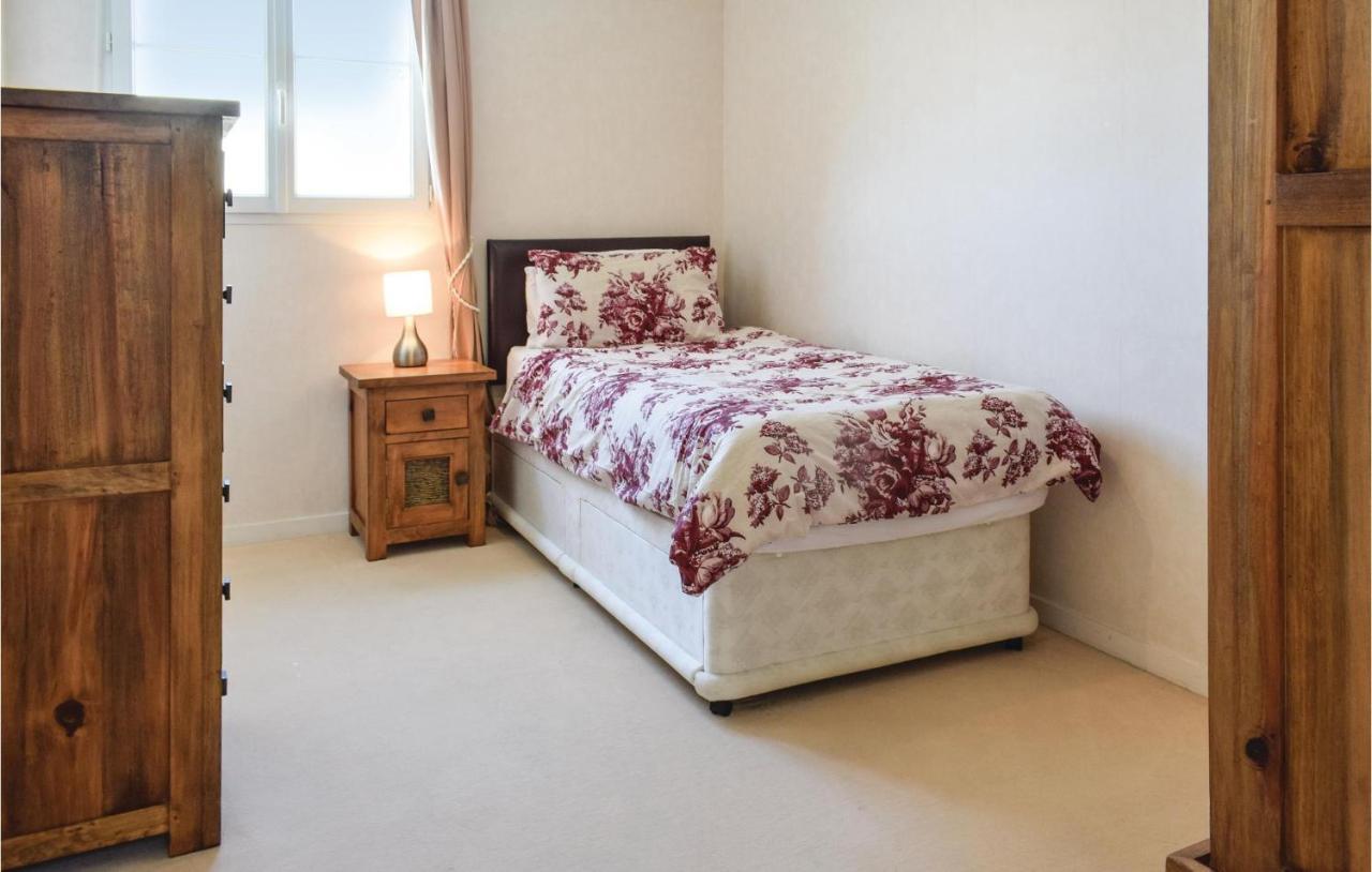 4 Bedroom Cozy Home In Port-En-Bessin-Huppain Екстериор снимка